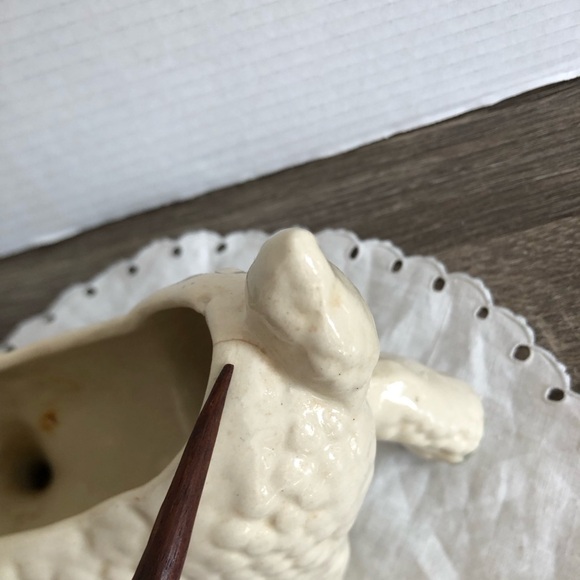 Vtg MCM Adorable Ceramic Lamb Planter - Picture 9 of 10